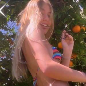 Meet your Posher, Maya